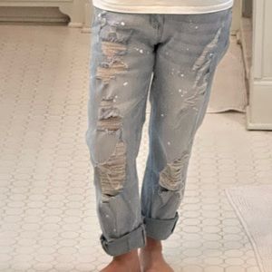 BRAND NEW NEVER WORN!  Distressed jeans with stretch waist